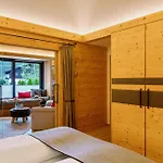Alpenchalet 19 *